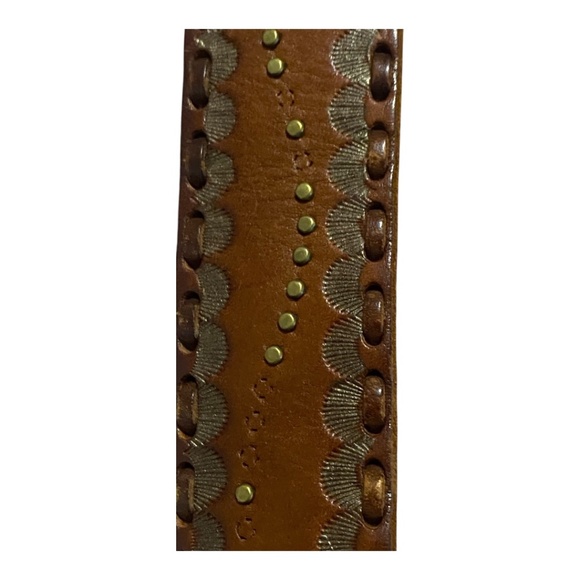 Leather embossed & riveted belt. Unisex. - Picture 11 of 16
